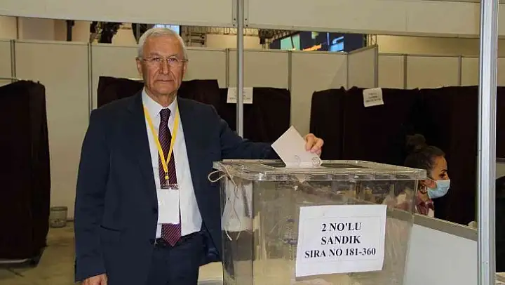 İzmir Şoförler Odası'nda Celil Anık yeniden başkan seçildi
