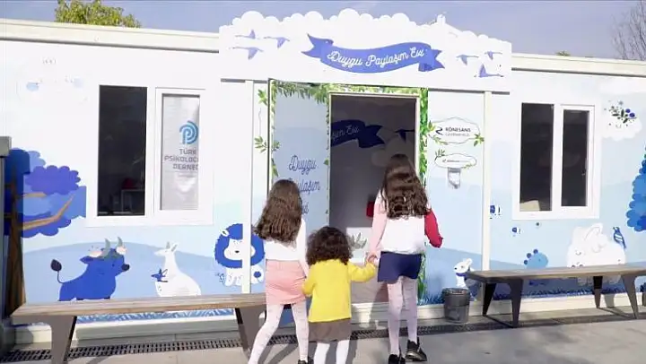 İzmirli depremzede çocuklara 'Duygu Paylaşım Evi' ile psikolojik destek