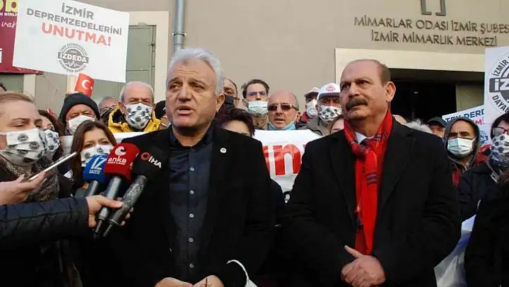 İzmirli depremzedeler TMMOB'yi protesto etti