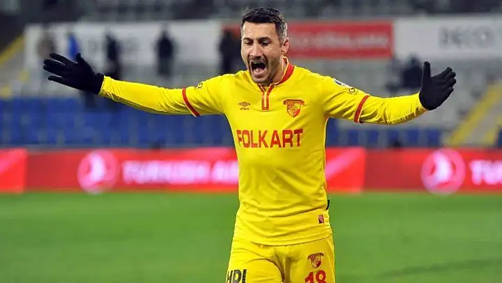 Jahovic, derbide yok