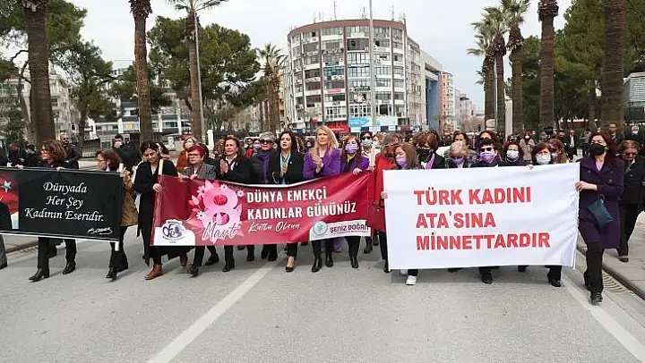 Kadınlar Günü'nde kadın hakları için yürüdüler