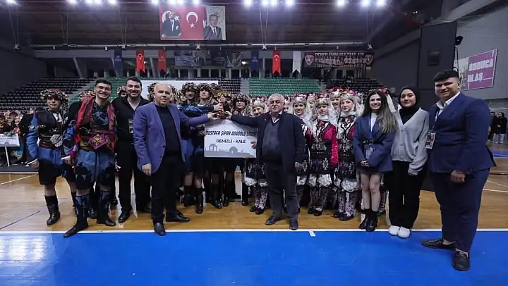 Kaleli öğrenciler halk oyunları yarışmasından şampiyonlukla döndü