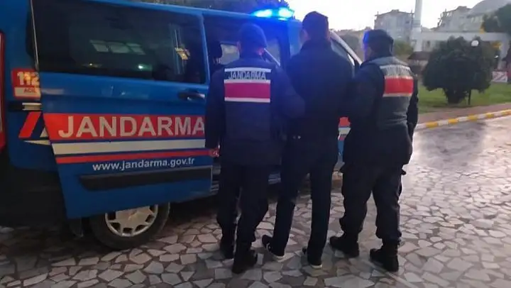 Kampus faresi tutuklandı