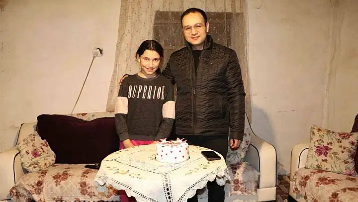 Kaymakam Kahveci'den küçük Sıla'ya doğum günü sürprizi
