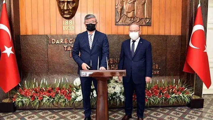 Kazakistan Ankara Büyükelçisi Saparbekuly'dan Manisa'da iş birliği vurgusu
