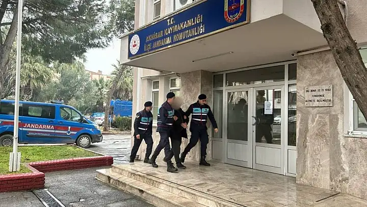Kendilerini MİT mensubu olarak tanıtan dolandırıcılara jandarmadan operasyon: 5 gözaltı