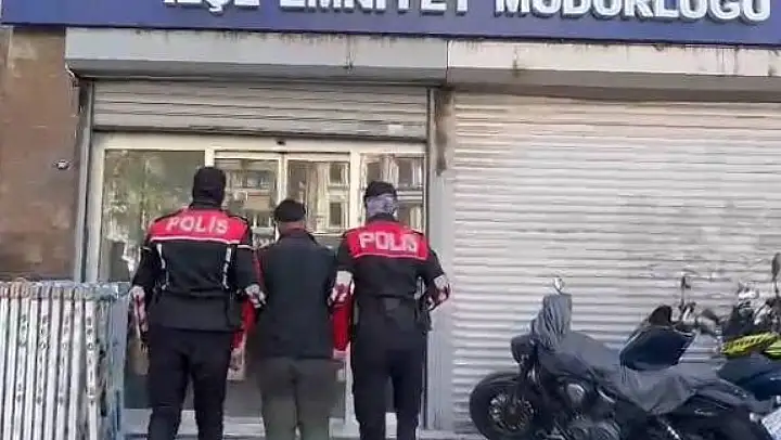 Kesinleşmiş 86 yıl hapisle aranan hırsız İzmir'de yakalandı