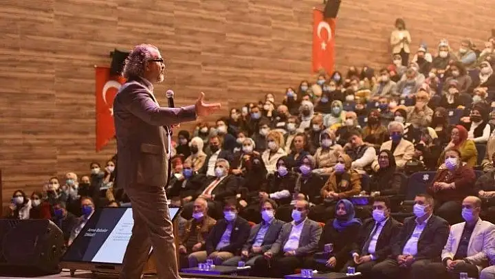 Kişisel Gelişim Uzmanı Yazar Sıtkı Aslanhan Altıeylül'de