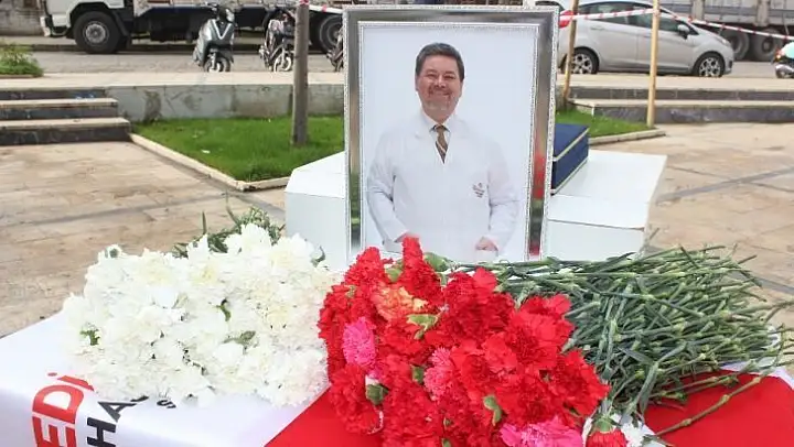 Koronadan vefat eden doktor anıldı