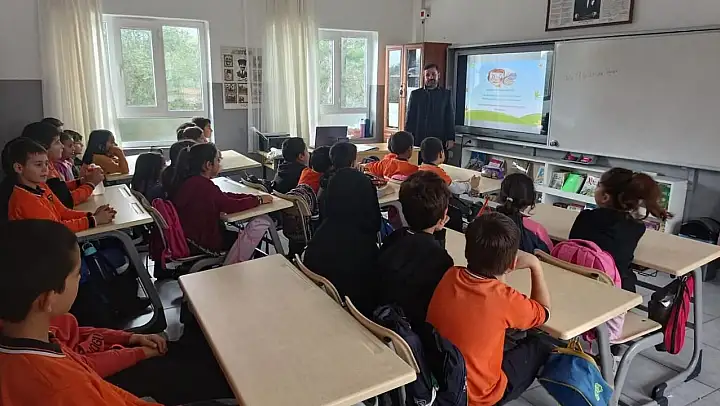 Köyceğiz'de öğrencilere mesleki rehberlik semineri verildi
