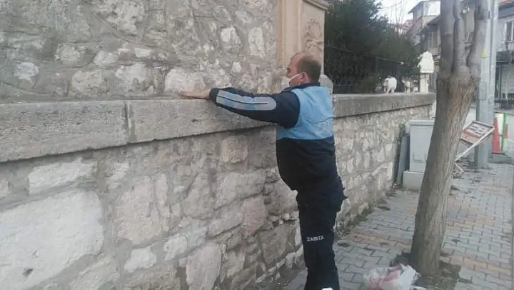 Kuşlar için buğday dağıtıldı