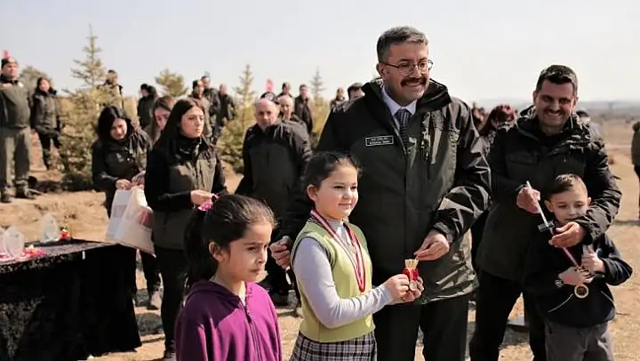 Kütahya'da dereceye giren öğrenciler ödüllendirildi