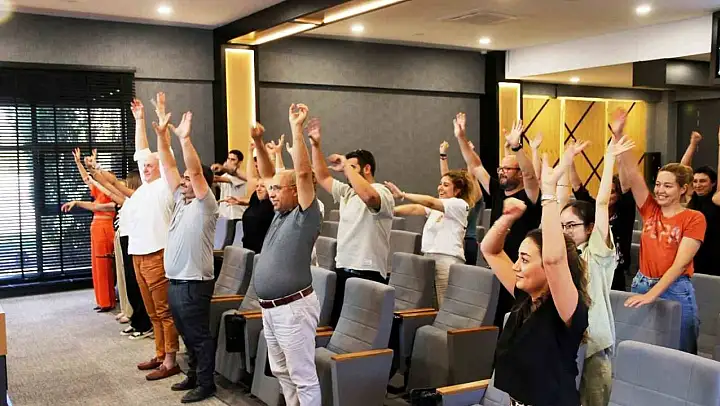 Kütahya OSB'de 'Şu Dünyadaki En Mutlu Kişi' semineri