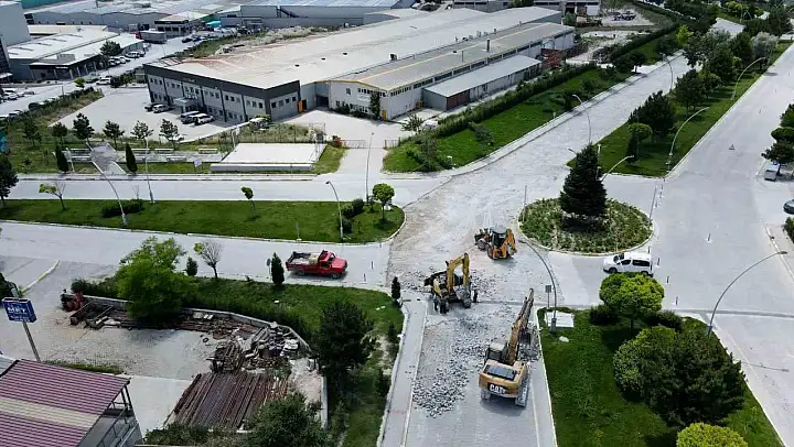 Kütahya OSB'den sıcak asfalt çalışmaları