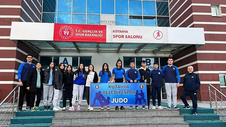 Kütahyalı sporcular Ankara'dan madalyalarla döndü
