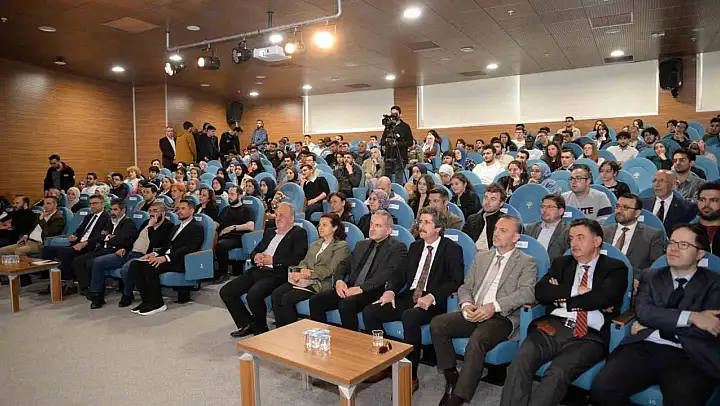 Kütüphane müdavimleri ödüllerine kavuştu