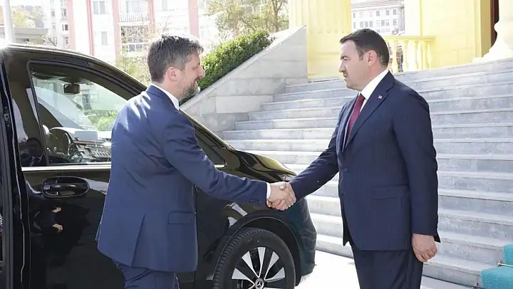 Macaristan Ankara Büyükelçisi Viktor Matis, Kütahya Valisi Musa Işın'ı ziyaret etti