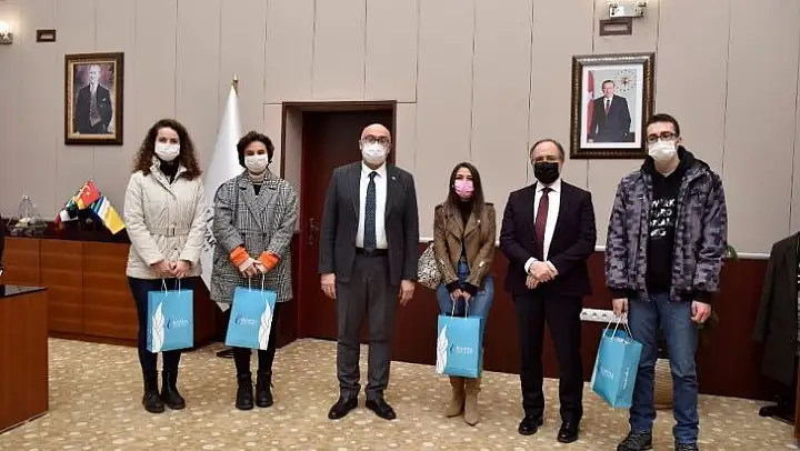 Manisa CBÜ'den depremzede öğrencilere burs