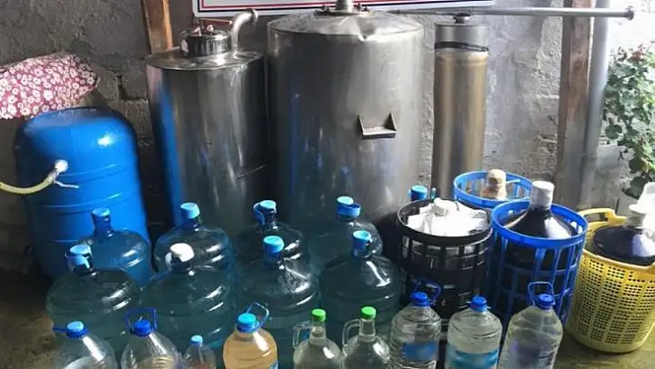 Manisa'da 312 litre sahte içki ele geçirildi