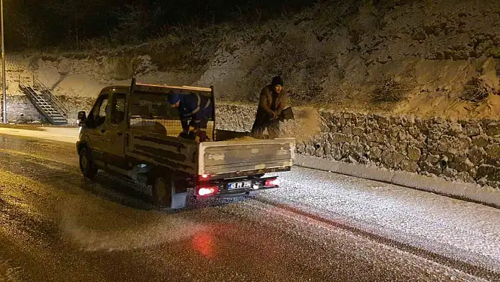 Manisa'da kar yağışı etkili oldu