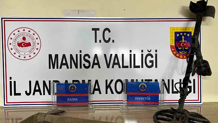 Manisa'da sit alanında define ararken yakalandı