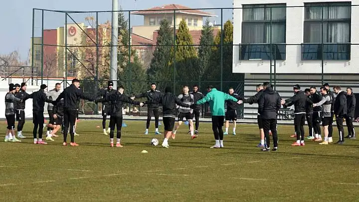 Manisa FK, RH Bandırmaspor'a konuk oluyor