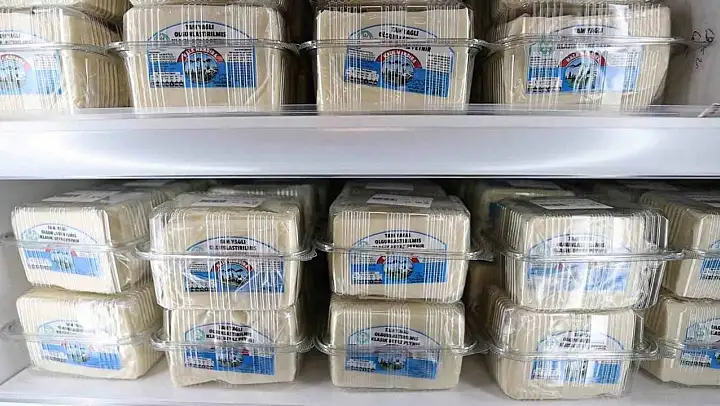 Manisa'nın Halk Mandıra ürünleri Denizli Kent Market raflarında