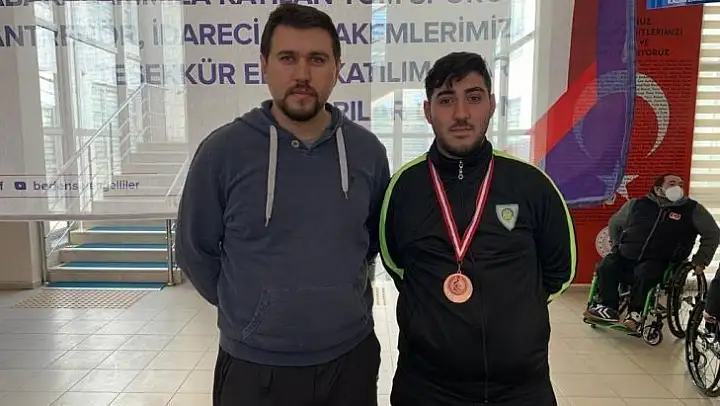Manisalı Samet Akça atıcılıkta Türkiye 3'üncüsü oldu