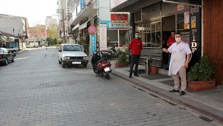 Manyas'ta Cadde ve meydanlar boşaldı