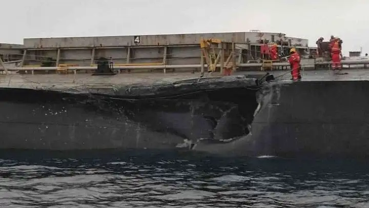 Marmara Denizi'nde çarpışan gemilerin hasar tespiti yapıldı