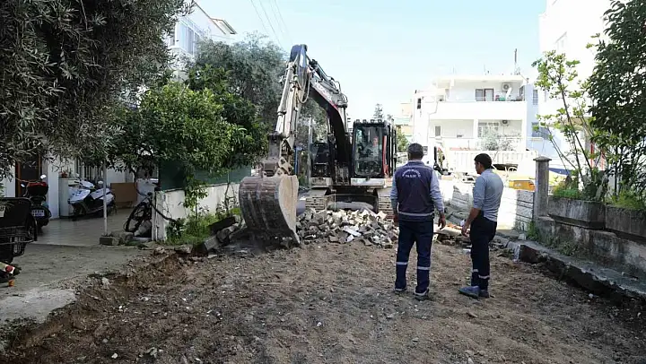 Marmaris Belediyesi, yol yapım çalışmaları sürüyor