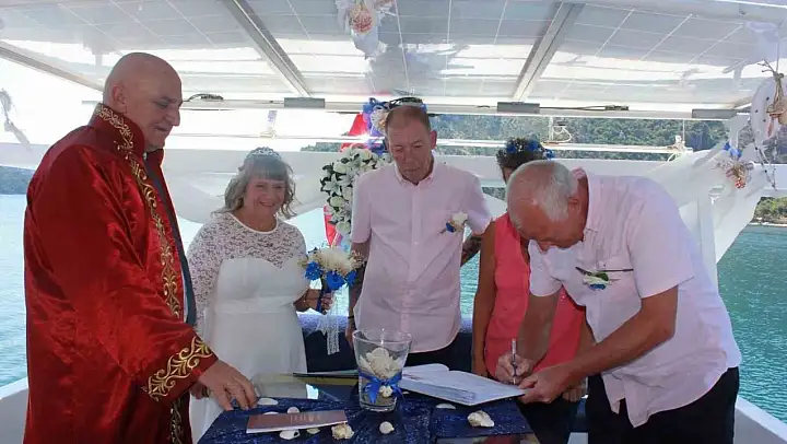Marmaris'te 7 ayda 415 çift dünya evine girdi