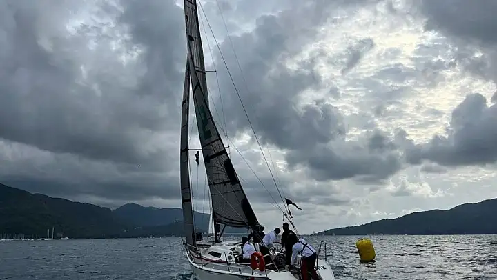 Marmaris'te yat yarışlarının ilk günü tamamlandı