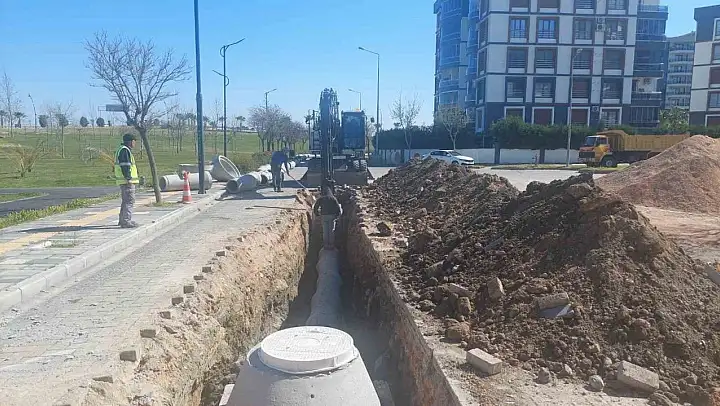 MASKİ'den kısmi yağmursuyu hattı döşeme çalışması