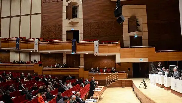 Meclisin gündemi, Grand Plaza ve yarışma parası oldu