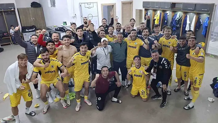 Menemen FK, taraftarının önünde dört dörtlük