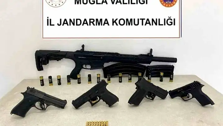 Milas'ta ruhsatsız silah operasyonu