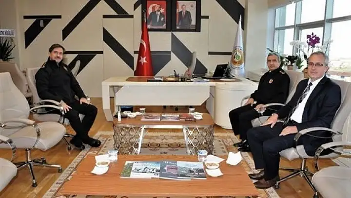 Müdür Kemal Kayıran'a Koç ve Kırbaç'dan tebrik ziyareti