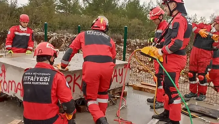 Muğla AFAD'dan itfaiye personeline deprem eğitimi