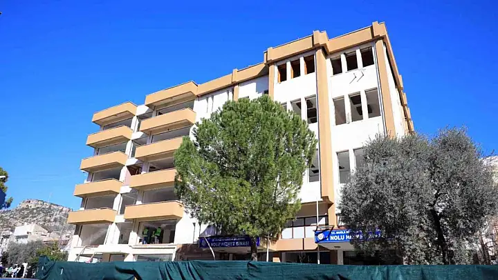Muğla Büyükşehir 1 No'lu hizmet binasının yıkımına başladı