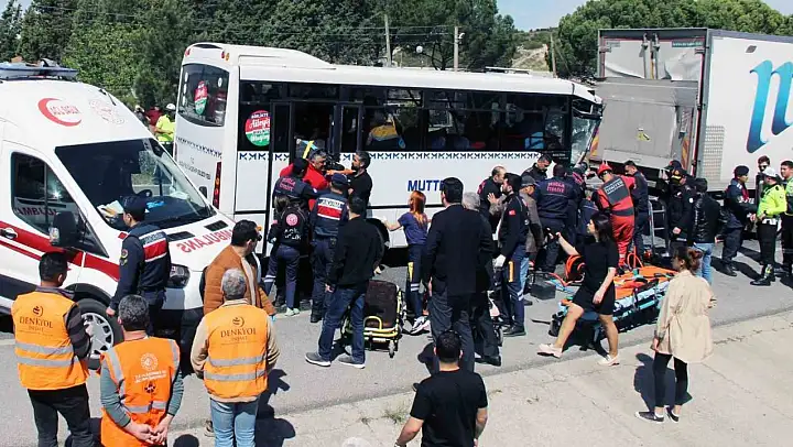 Muğla'da kaza: 4'ü ağır 34 yaralı