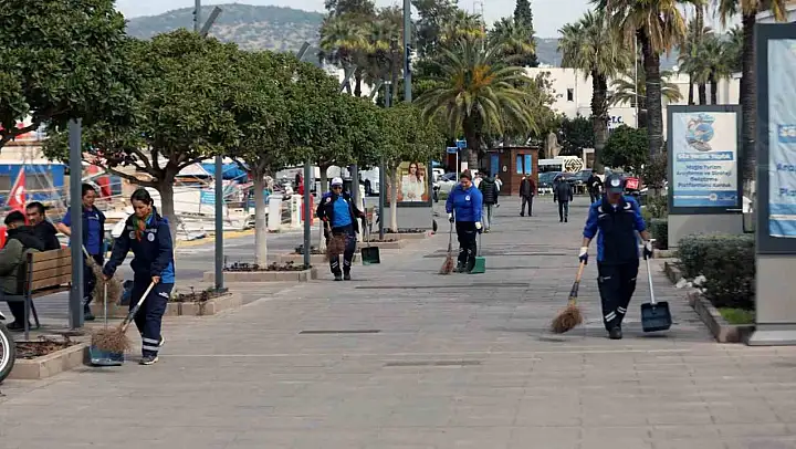 Muğla sokaklarının temizliği kadınlara emanet