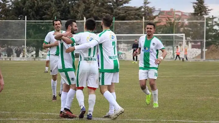 Namağlup Kale Belediyespor, gol yağmurunu Acıpayam'da sürdürdü