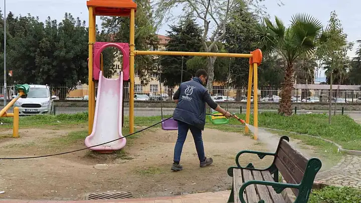 Nazilli Belediyesi'nden parklarda yaz hazırlığı