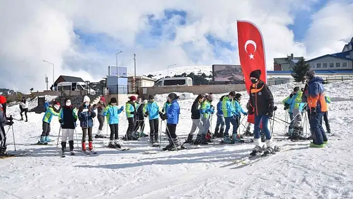 Öğrencilerin kayak heyecanı