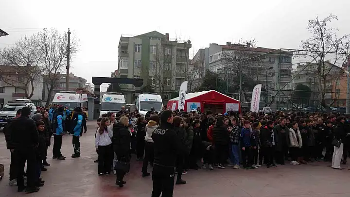 Okulda deprem tatbikatı yapıldı