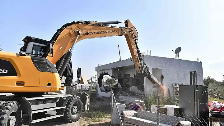 Osmangazi'de kaçak binalar yıkılıyor