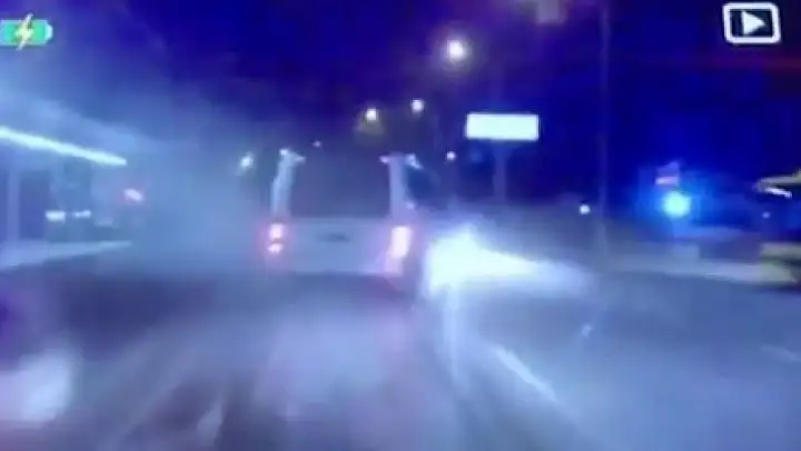 (Özel) Bursa'da trafikte makas attı, faciadan dönüldü...O anlar kamerada