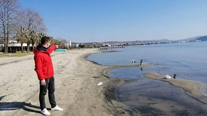 (Özel) Erdek'te korkutan görüntü deniz çekildi