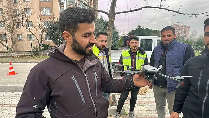 (Özel) Yol kenarında dron buldu, sahibini her yerde arıyor